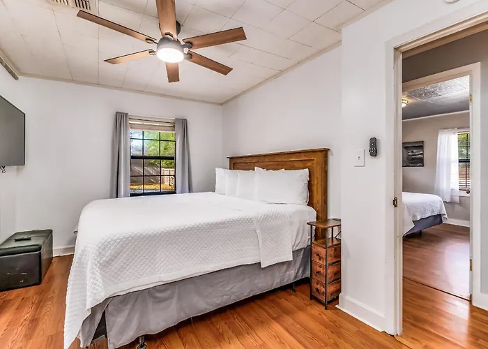 Lillian Get Away Pool & Pets 15 Mins To Holiday home Pensacola